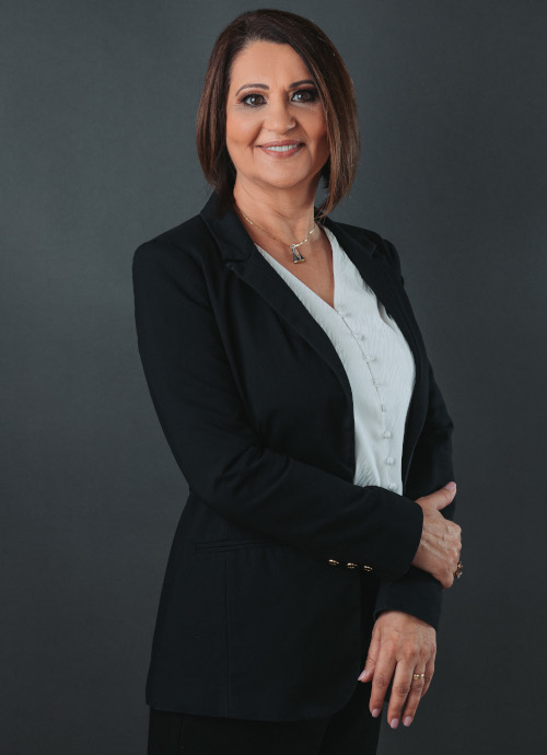 Foto da Chefe do NRE de Maringá, Isabel Cristina Domingues Soares Lopes.